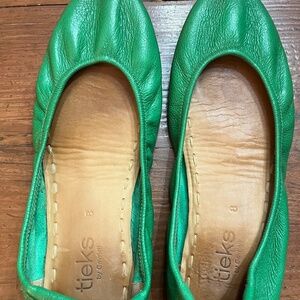 Clover Green Tieks